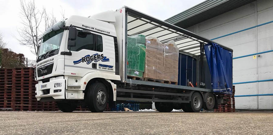 Rogers Transport 26 ton rigid with curtainside body